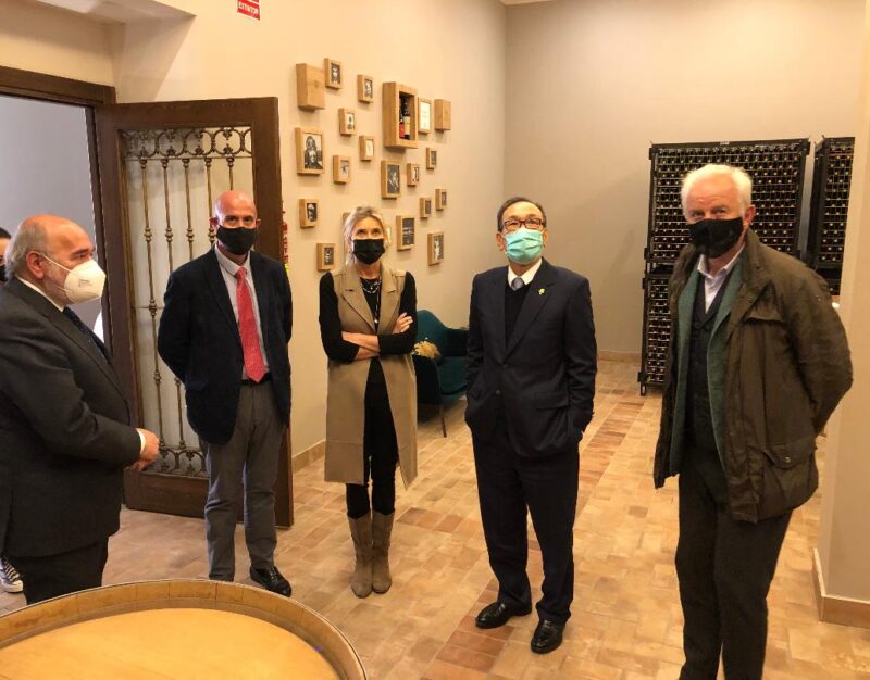 EL EMBAJADOR DE TAIWÁN EN ESPAÑA VISITA LA DOP CALATAYUD